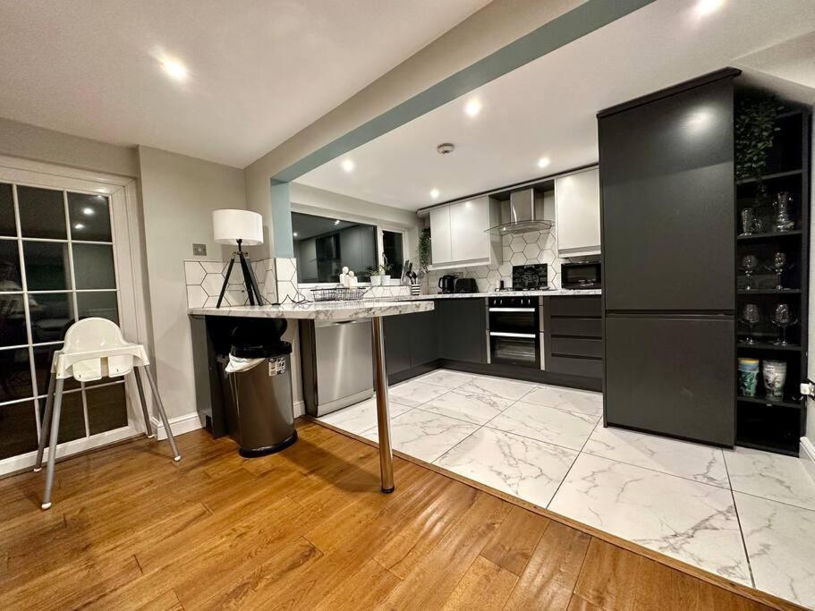 Stunning 5 Bed House In Chapel Allerton, Sleeps 9 Leeds  Esterno foto